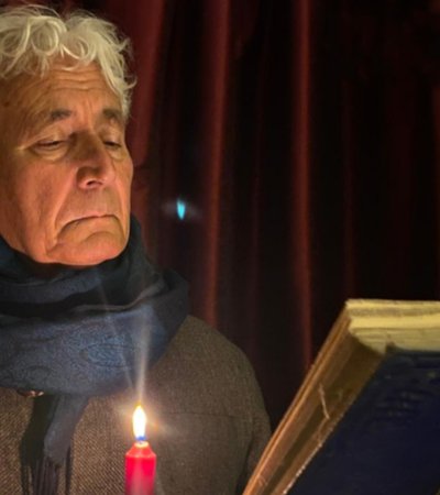 900x1200 PeterThomson 