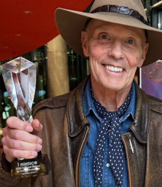  900x1046 Chris Terrill  