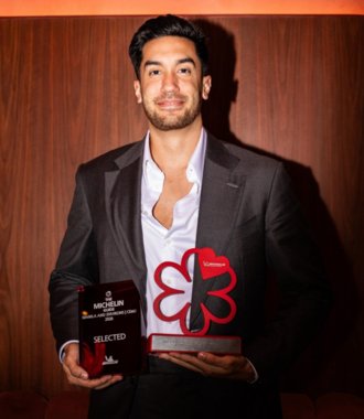  900x1046 MichaelNeedham  