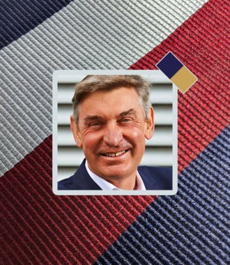  BLK 900x1046 NigelCarrington Le69 72  