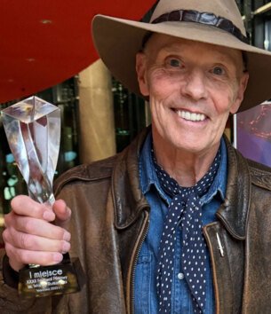 900x1046 Chris Terrill 