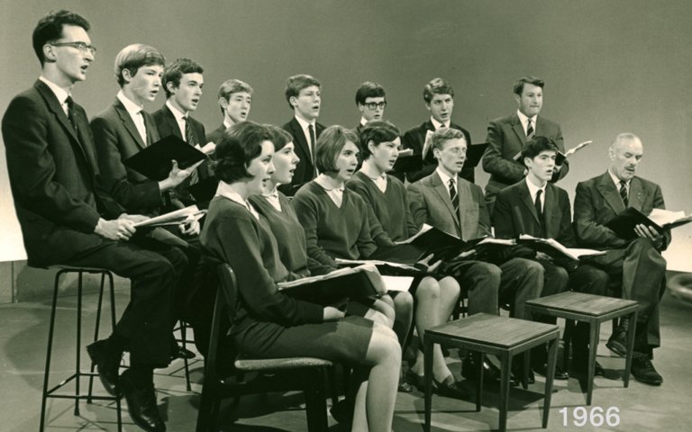  1200x900 Choir 1966B  