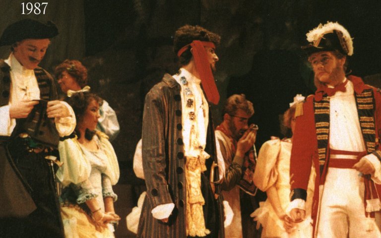  900x1200 Pirates 1987a  